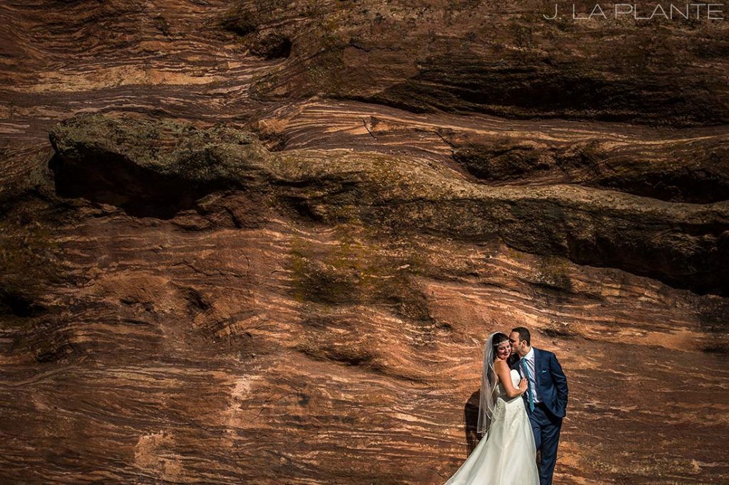 Willow Ridge Manor Wedding | Bride and groom portrait on red rocks | Denver wedding photographer | J La Plante Photo